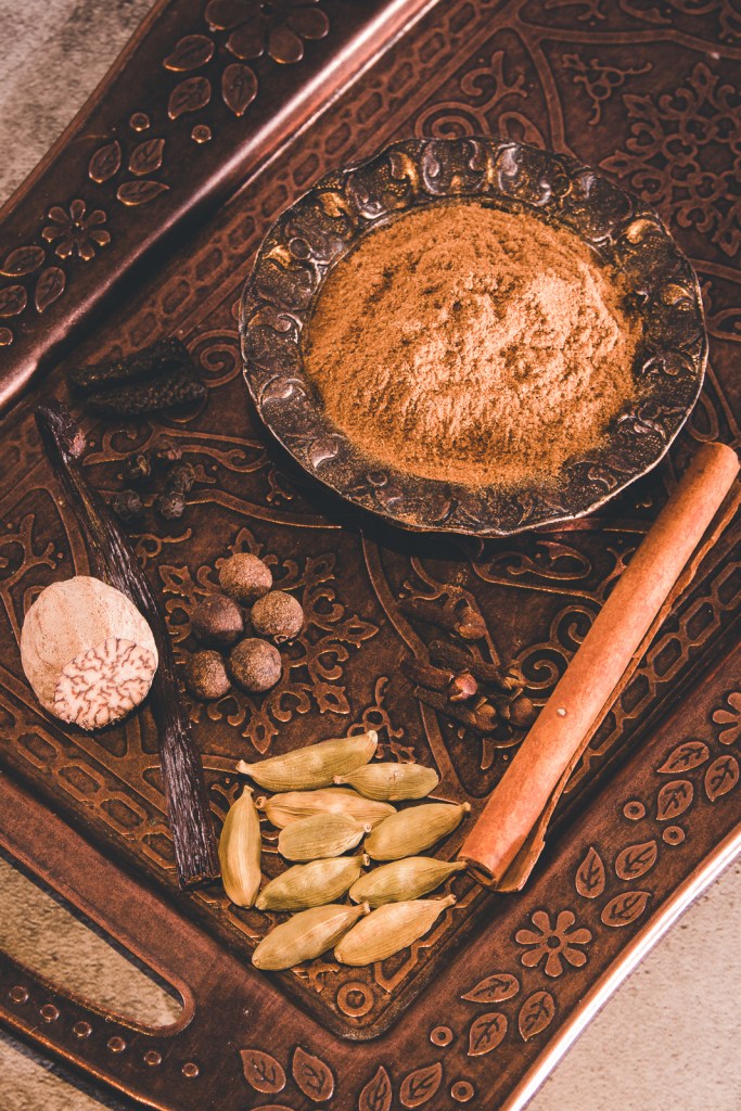 Today I want to show you how to make an arabian coffee spice mix, an aromatic blend I use a lot in hot chocolate and sweet bakes.